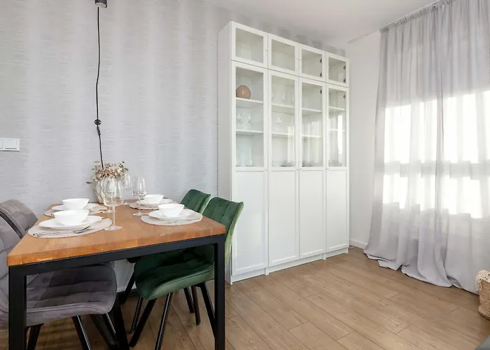 Elegancki W Centrum Gdanska Z Klimatyzatorem I Parkingiem By Renters Prestige